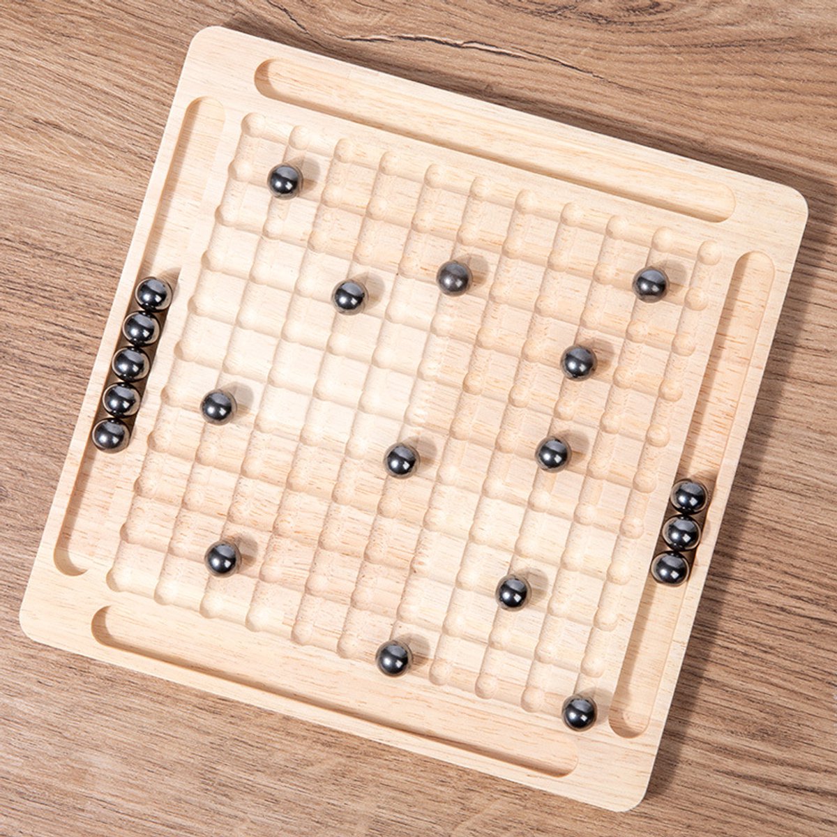 Magnetic chess - Magnetisch denkspel - Houten schaakspel - Gezelschapsspel - Magnetische schaakvariant - Schaakspel met magneten