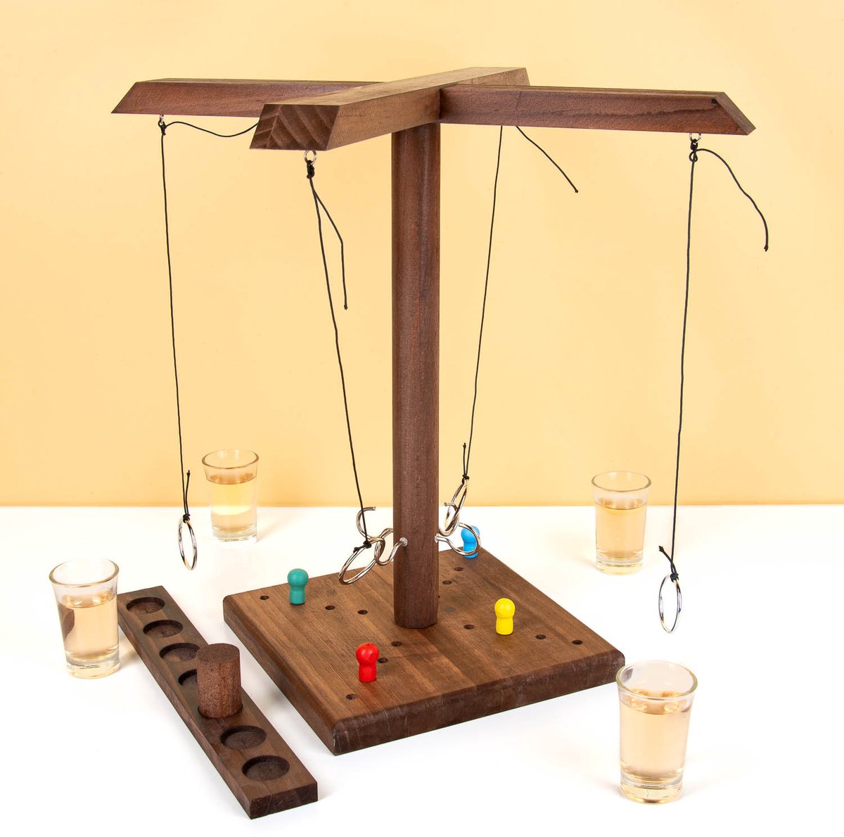 Out of the Blue Ring Toss Drinking Game - Ringwerpen Drankspel voor 2-4 Spelers - Houten Set