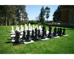 Ubergames - XXXL Giga Schaakspel - Stukken tot 64 cm - UV beschermd dus lang mooi - zonder bord, maar apart bestelbaar