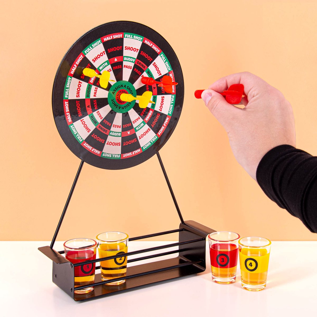 Dart Shots Drankspel – Magnetisch Dartbord – Inclusief 4 Magnetische Darts – 4 Genummerde Shotglaasjes met Kleurringen – Veilig Partyspel voor Volwassenen – Compact en Ideaal voor Feestjes