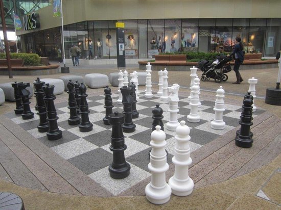 XXXL Giga Schaakset, tot 94 cm hoog, UV bestendig Standaard - Ubergames - Kwaliteit Spellen - Ultra gedetailleerd - UV bestendig dus lang mooi - Vulbaar met water of zand